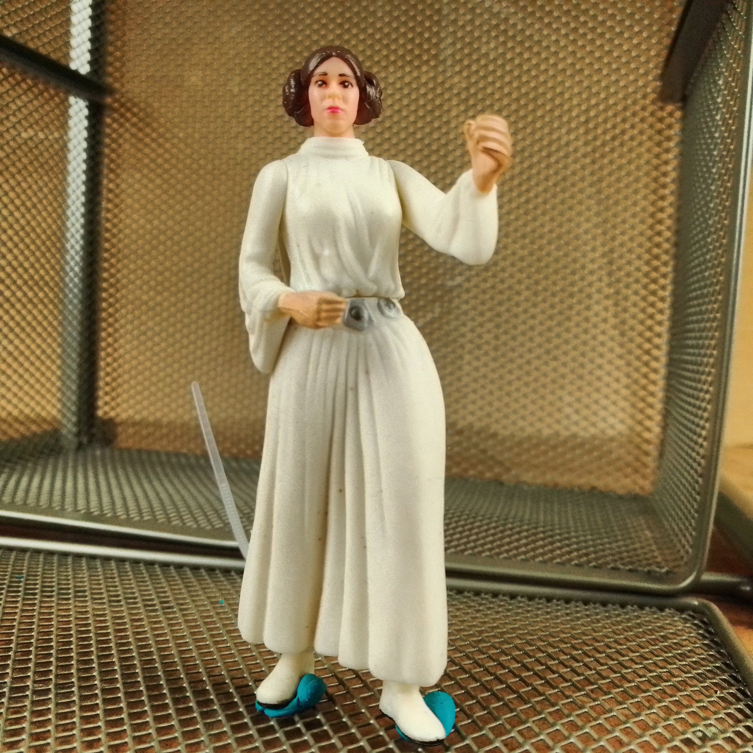 1998 PRINCESS LEIA STAR WARS ACTION FIGURE FOR SALE 1