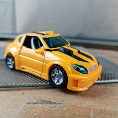 2011 BUMBLEBEE REVEAL THE SHIELD ACTION FIGURE FOR SALE 1