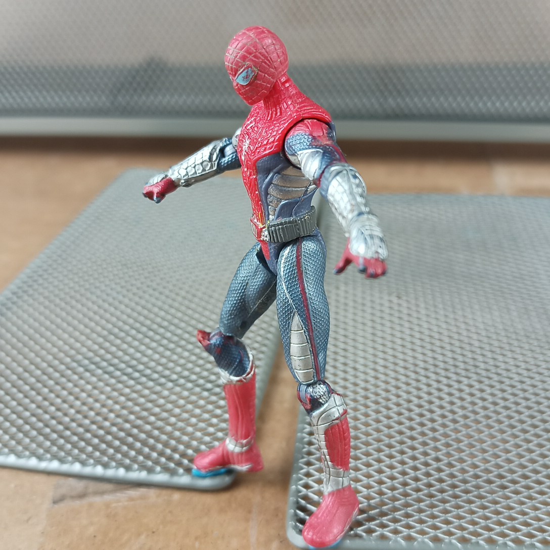 2011 MISSILE ATTACK SPIDER MAN ACTION FIGURE FOR SALE 2