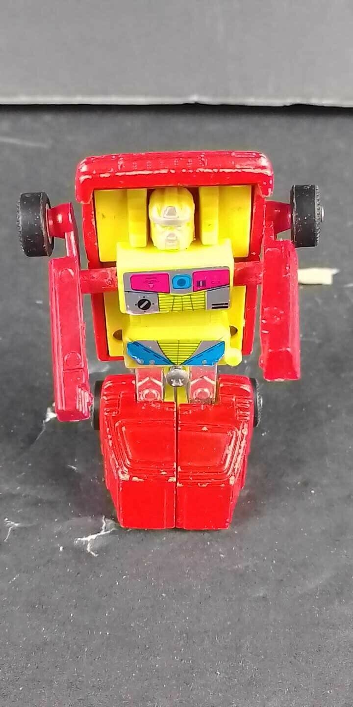 1984 CITY CONVERTORS MINI BOT VINTAGE SELECT TOYS RED ROBOT VEHICLE 1