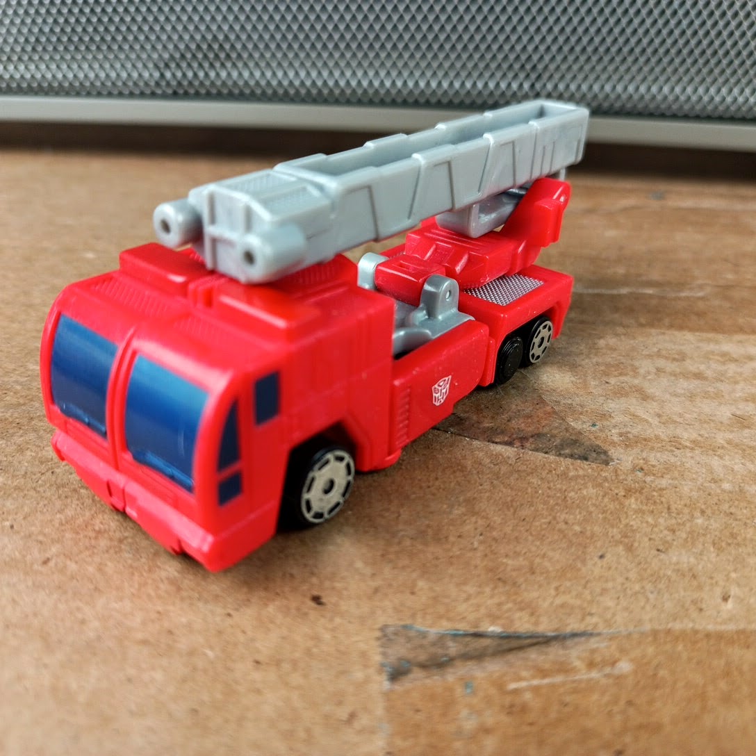 2001 Optimus Prime Firetruck Transformers Robots in Disguise Action ...