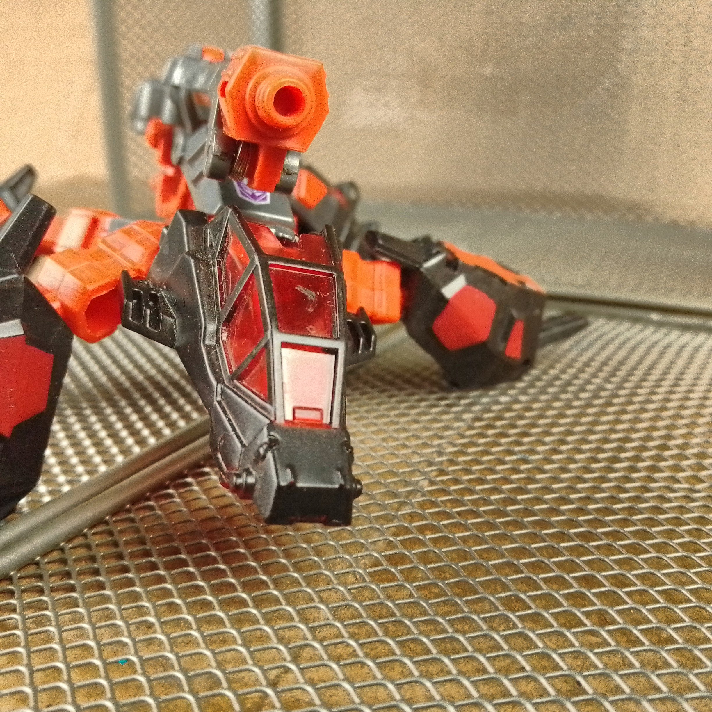 2005 SCRAPMETAL SCOUT CLASS NO KEY ORANGE RED TRANSFORMERS CYBERTRON HASBROE 5