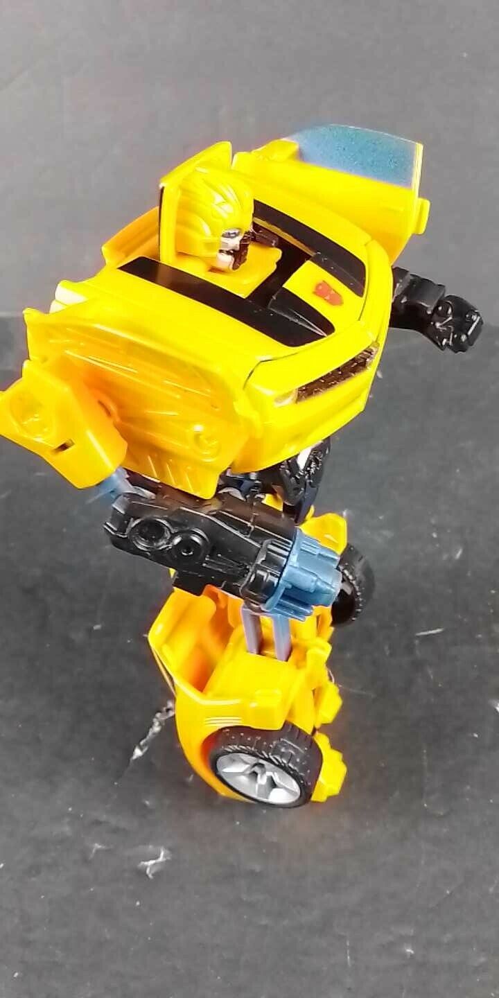 2007 BUMBLEBEE CAMARO MOVIE DELUXE 6 HASBRO TRANSFORMERS 4