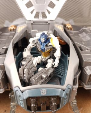 2010 Autobot Ark With Autobot Roller Transformers Dark of the Moon Cyberverse